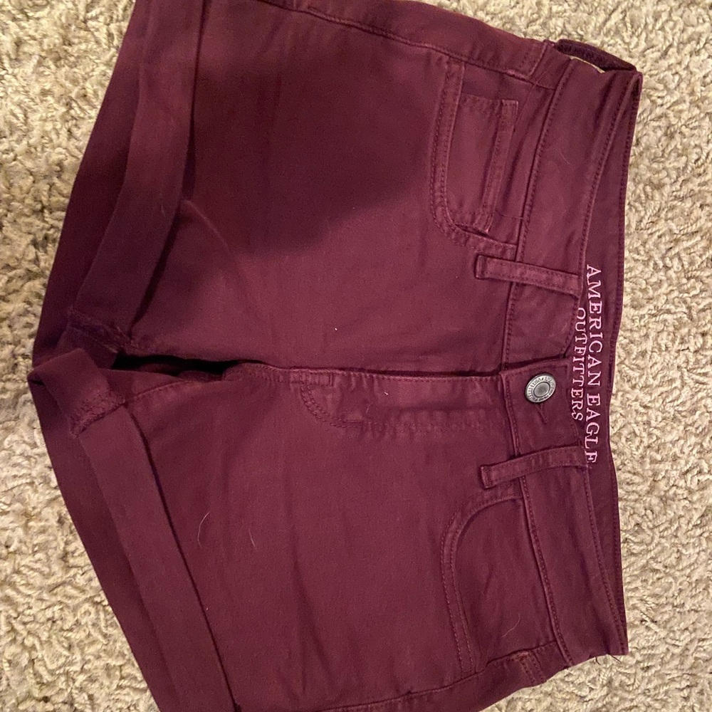 American Eagle Midi maroon shorts